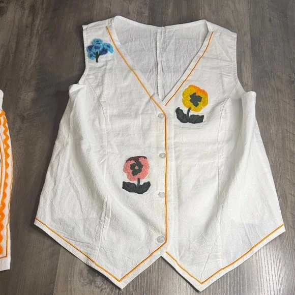 Cottagecore Festival White Short and Vest Set with Floral Embroidery - Picture 6 of 11